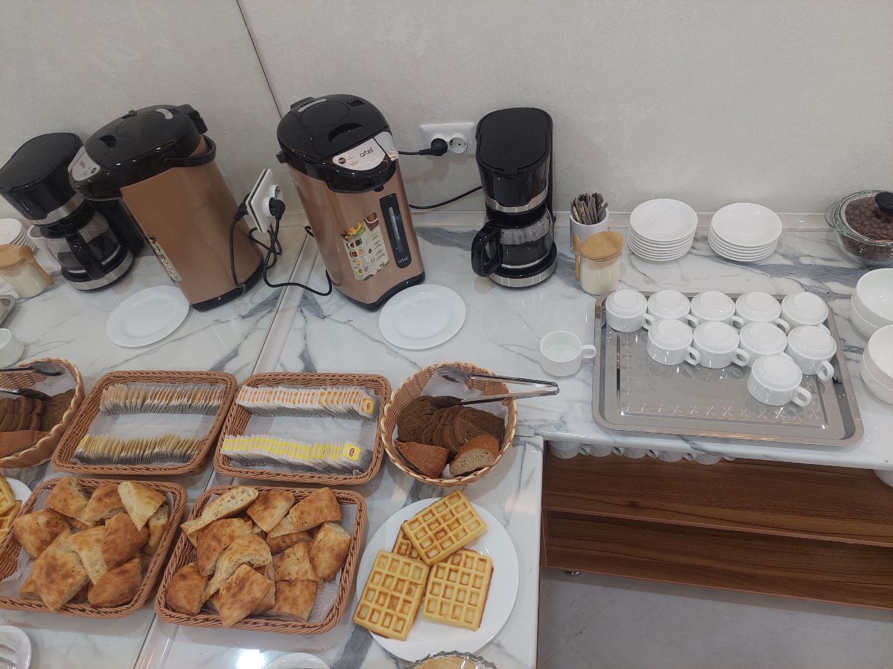 Breakfast buffet in Jahongir Premium